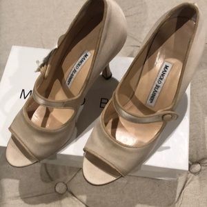 Brand new, never worn AUTHENTIC Manolo Blahniks